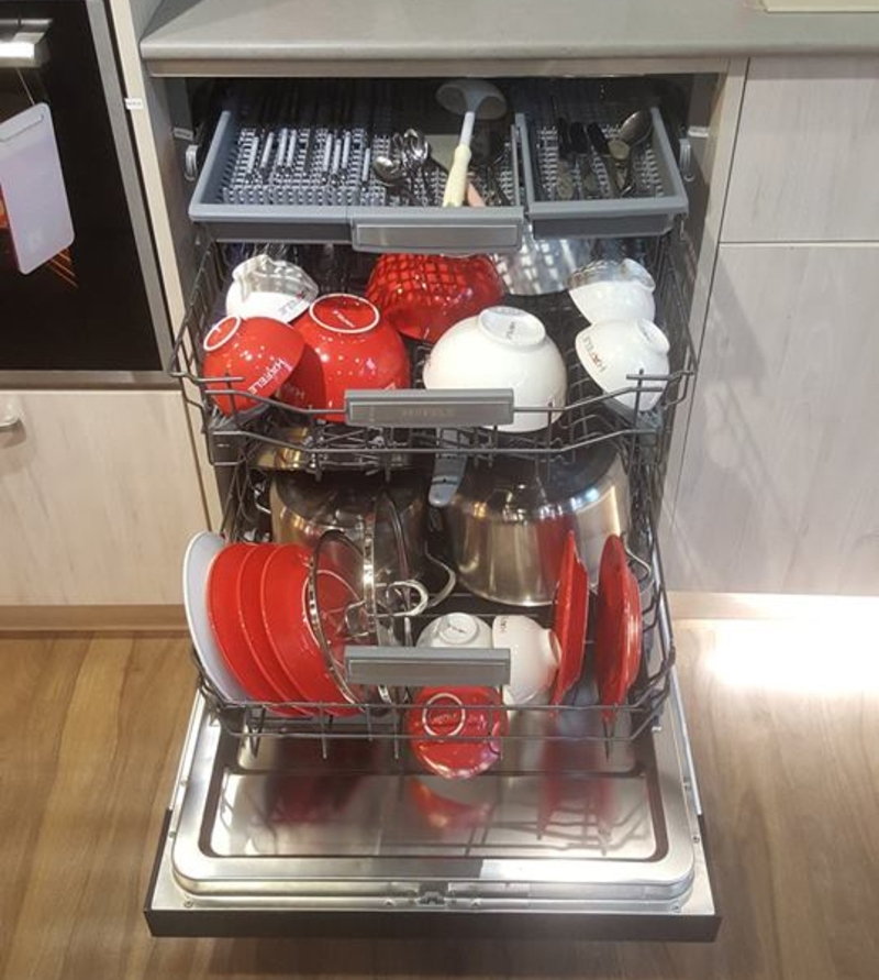 Máy rửa chén bán âm toàn phần Hafele HDW-HI60B 533.23.210 có đa dạng chương trình rửa