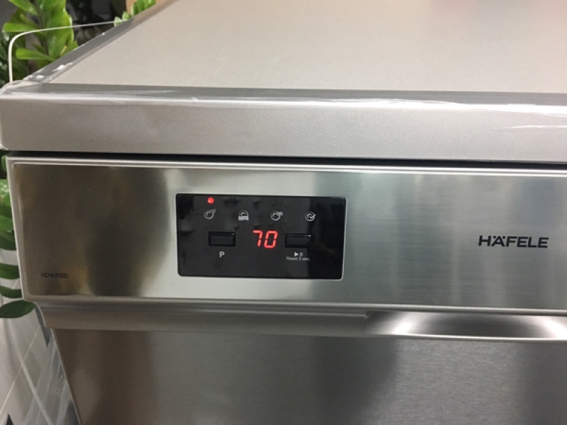 Máy Rửa Chén Độc Lập 14 Bộ Hafele HDW-F60D 533.23.250 làm từ các vật liệu bền bỉ, cao cấp