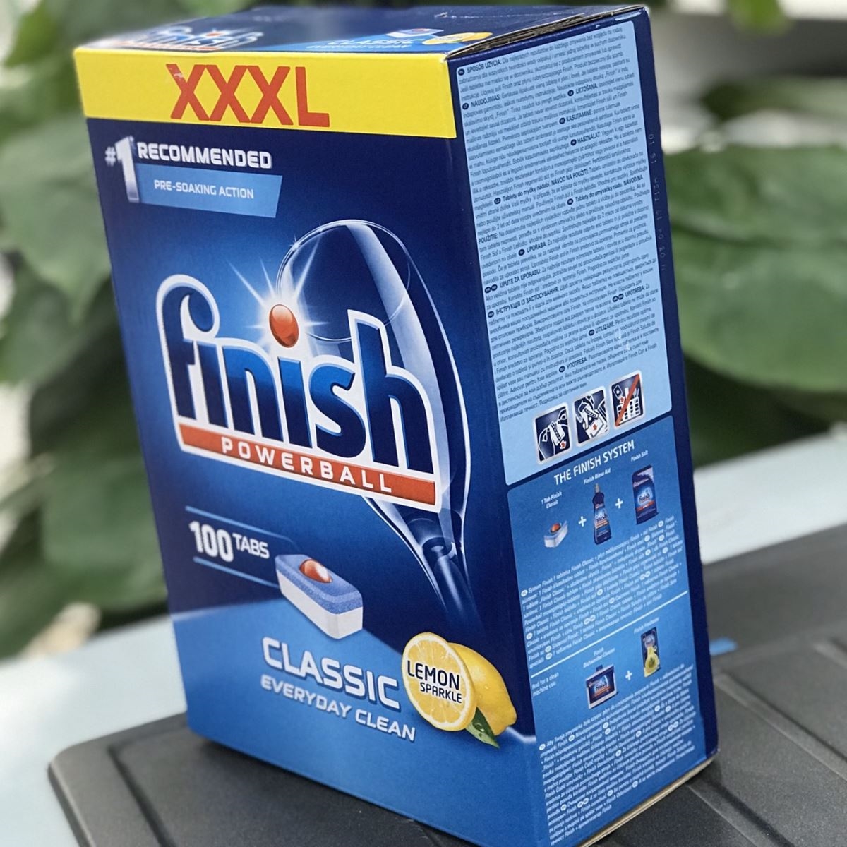Viên rửa bát Finish Classic 100V Lemon với hương chanh tươi mát.