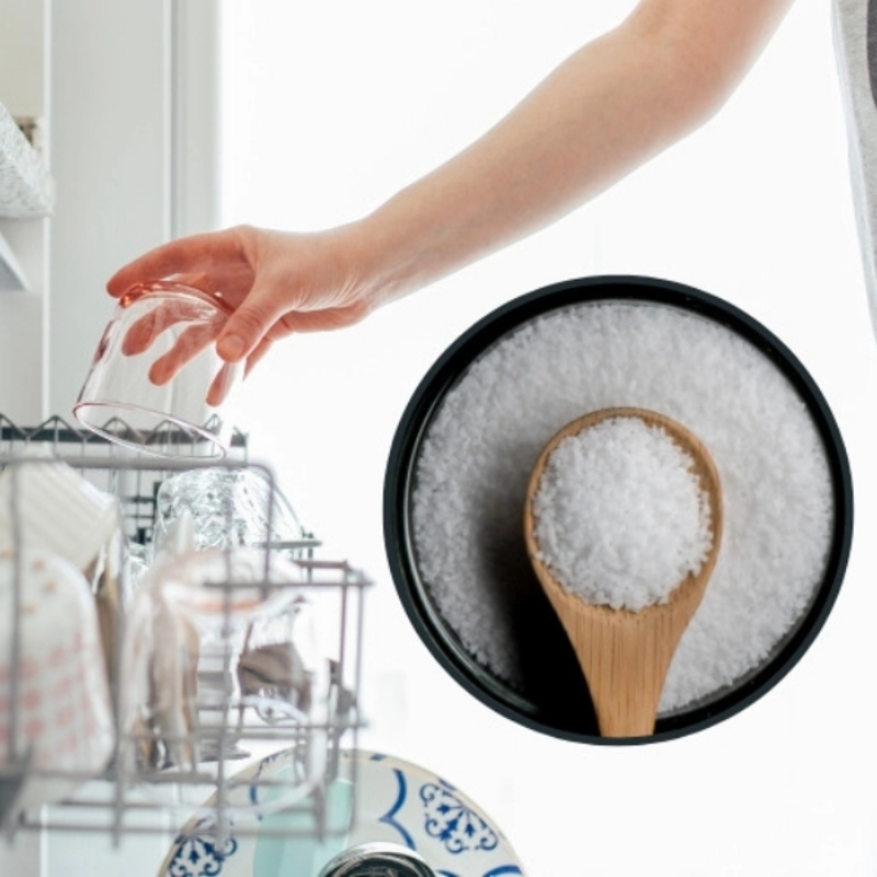 Thay muối khi bát đĩa xuất hiện vết không sạch