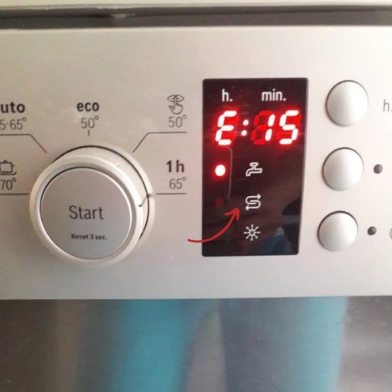 Tín hiệu báo hết muối của máy rửa bát