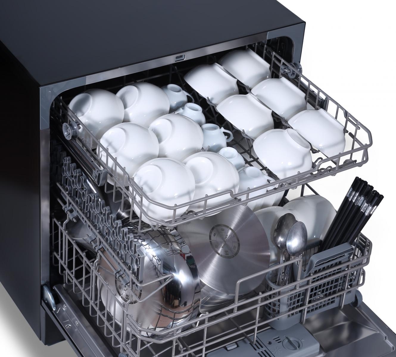  Sắp xếp chén đĩa và đồ dùng trong máy rửa chén Electrolux đúng cách