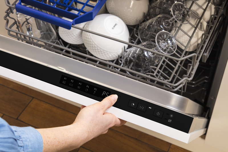 Tính năng hẹn giờ 1-24h của máy rửa bát Fagor 3LVF-63SSSI mang đến sự tiện lợi 