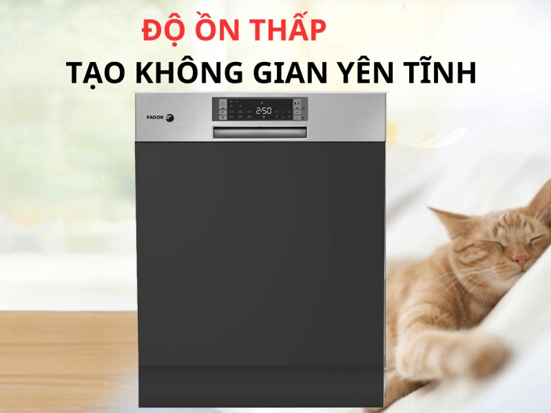 Máy rửa bát Fagor 3LVF-63SSSI 15 Bộ được thiết kế để vận hành êm ái, với độ ồn chỉ 41 dB