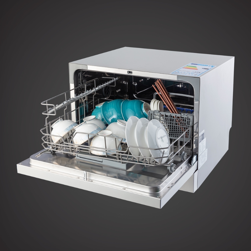 Junger DWJ-101 có thể chứa khoảng 6 bộ dụng cụ ăn Châu âu 