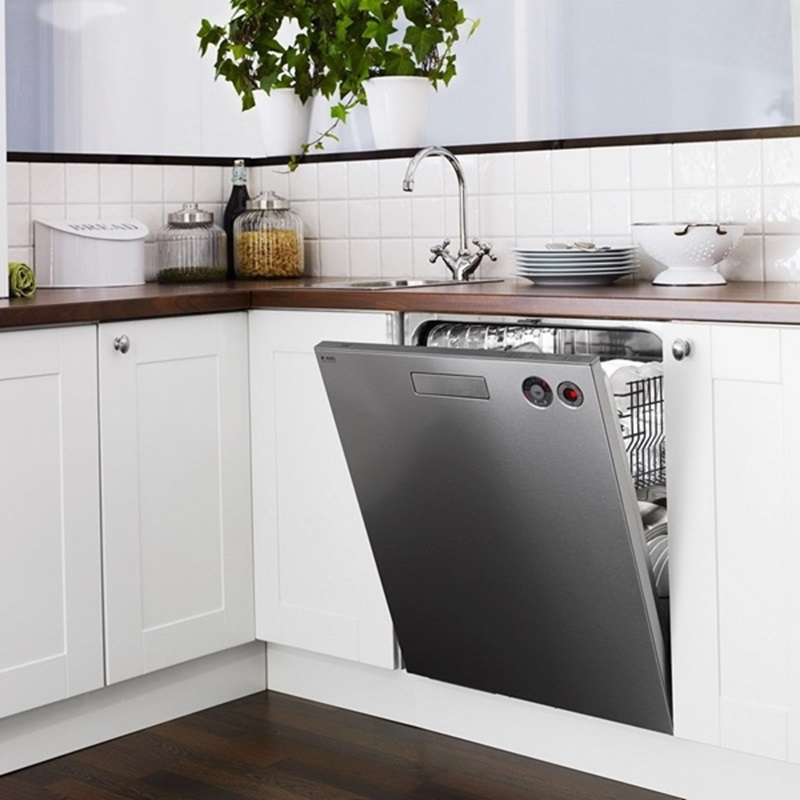 Nên đặt máy rửa bát cạnh bồn rửa sẽ giúp bạn sử dụng tiện lợi