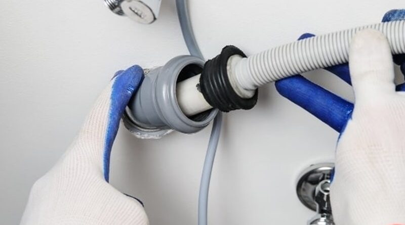 Tắc nghẽn ống thoát nước khiến máy rửa bát bị đọng nước