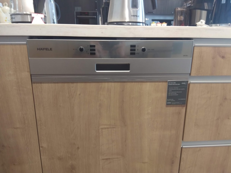 Máy rửa chén bán âm Hafele HDW-HI60C 533.23.120 mang đến sự sang trọng và tinh tế cho không gian bếp
