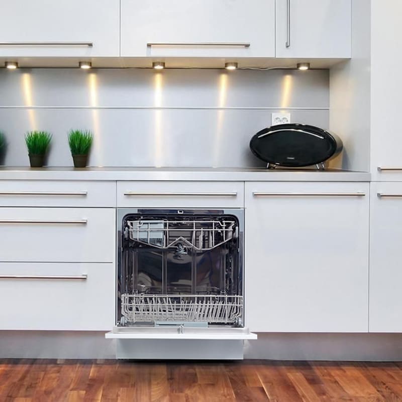 Máy rửa bát Kocher KDEU8108 có sức chứa lên đến 8 bộ bát đĩa Châu Âu