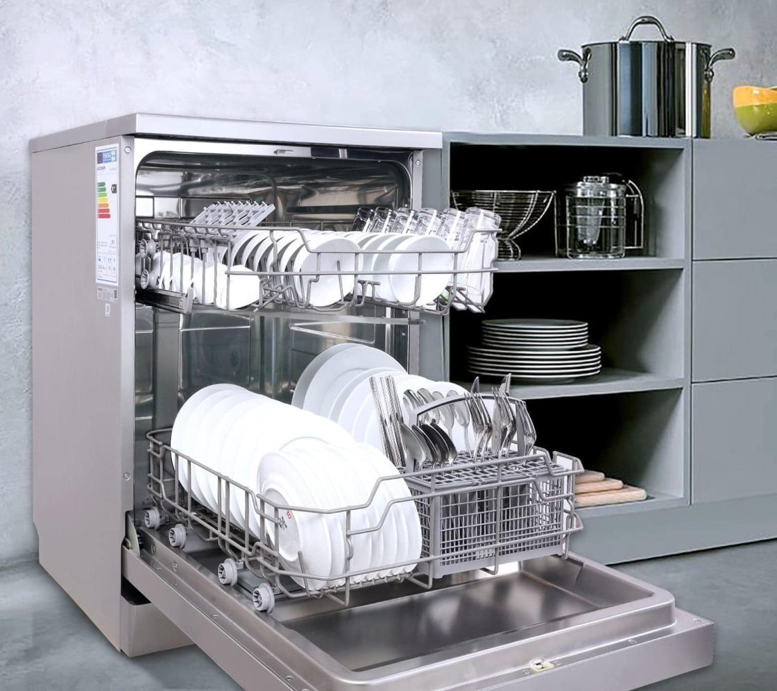 Bát đĩa khô ráo sau khi rửa bằng máy rửa bát Kocher KDEU-8835BL