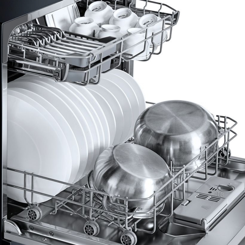 Thiết kế khay dưới rộng rãi dùng để chưa các nồi chảo, bát đĩa lớn