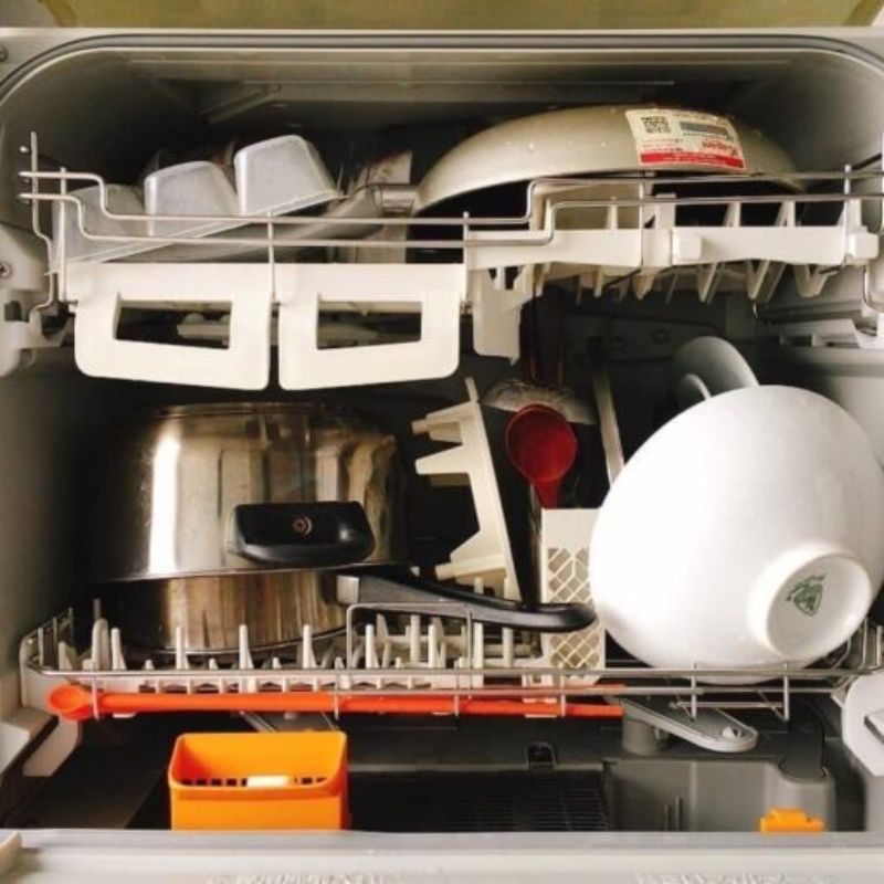 Máy rửa bát Panasonic NP-TR6 có sức chứa lên đến 12 bộ bát đĩa