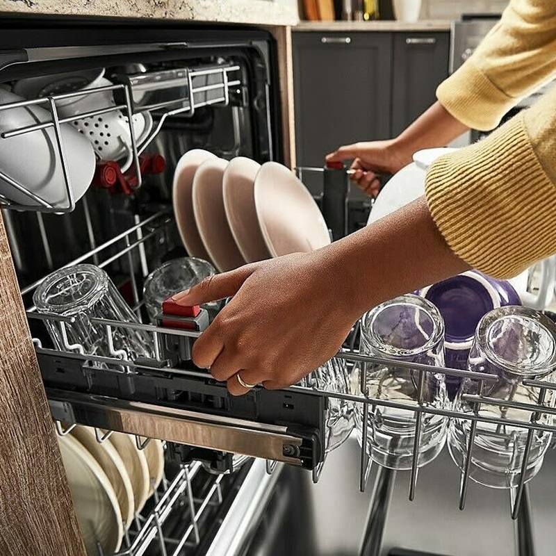 Lấy bát đĩa ra khỏi máy quá sớm