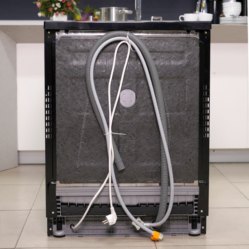 Mặt sau của máy Kocher KDEU-8828BL SERIES 7 có hệ thống thoát nước tiện lợi