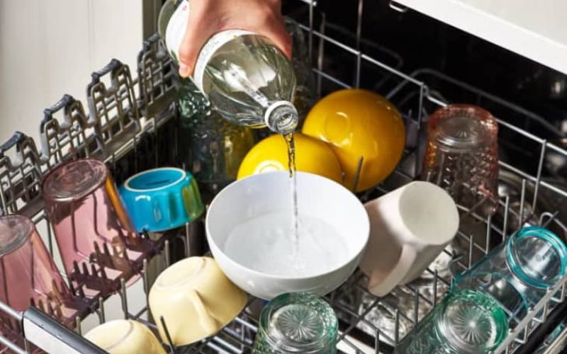 Bảo dưỡng bên trong máy rửa bát 8 bộ