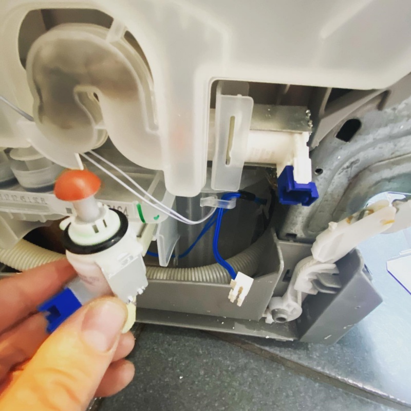 lỗi van két nước