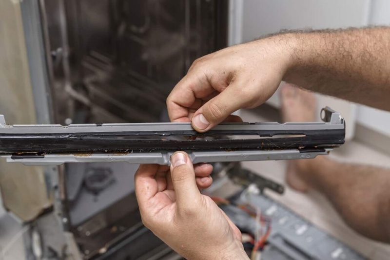 máy rửa bát không đóng được cửa