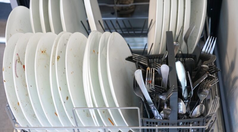 Máy rửa bát rửa được bao nhiêu bát