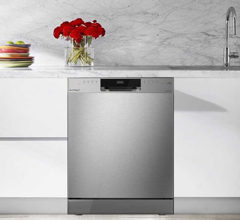 máy rửa chén công suất trên 1500w 5