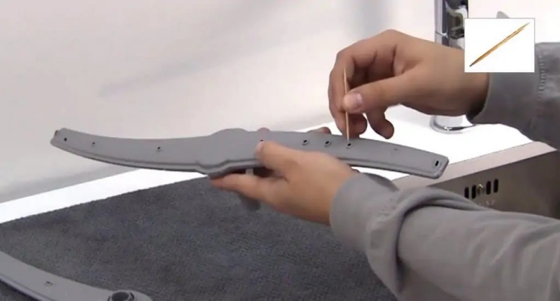 máy rửa chén không rửa được khay trên cùng