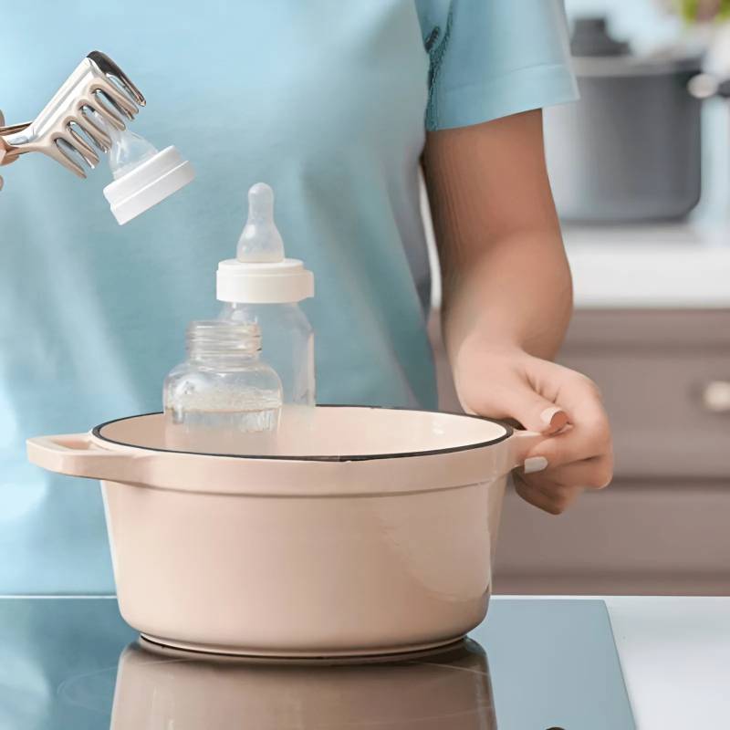 Rửa bình sữa cho bé bằng máy rửa bát