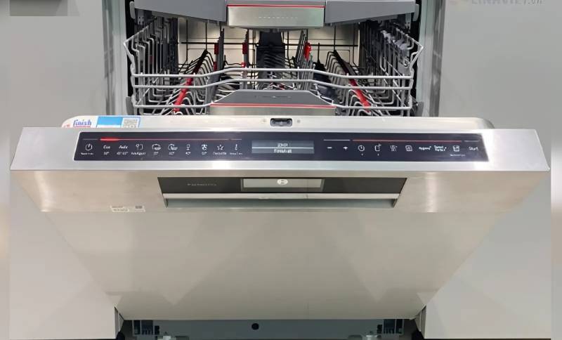 Rửa bình sữa cho bé bằng máy rửa bát