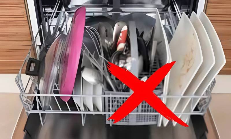 Rửa bình sữa cho bé bằng máy rửa bát