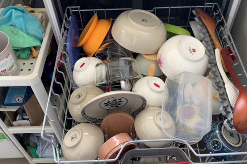 Đồ nhựa không khô khi rửa máy rửa bát
