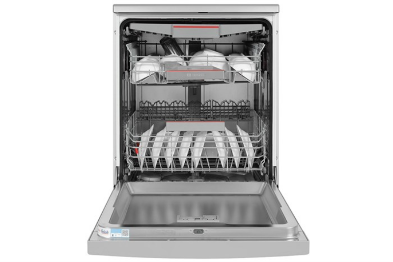 Máy có khả năng rửa sạch 14 bộ đồ ăn chỉ trong một lần, với 8 chương trình rửa đa dạng, đáp ứng mọi nhu cầu.